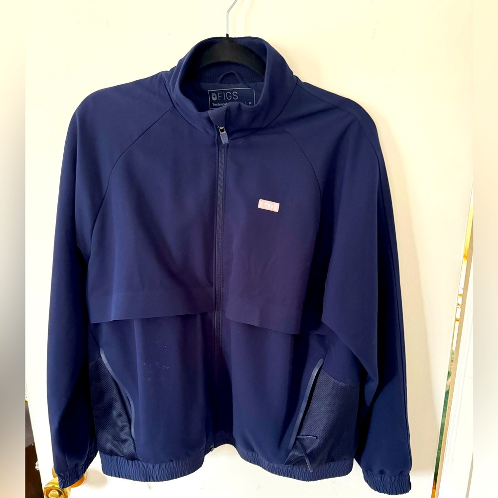 Figs medium jacket. Never worn, came with a Figs student bundle.Light and comfy!